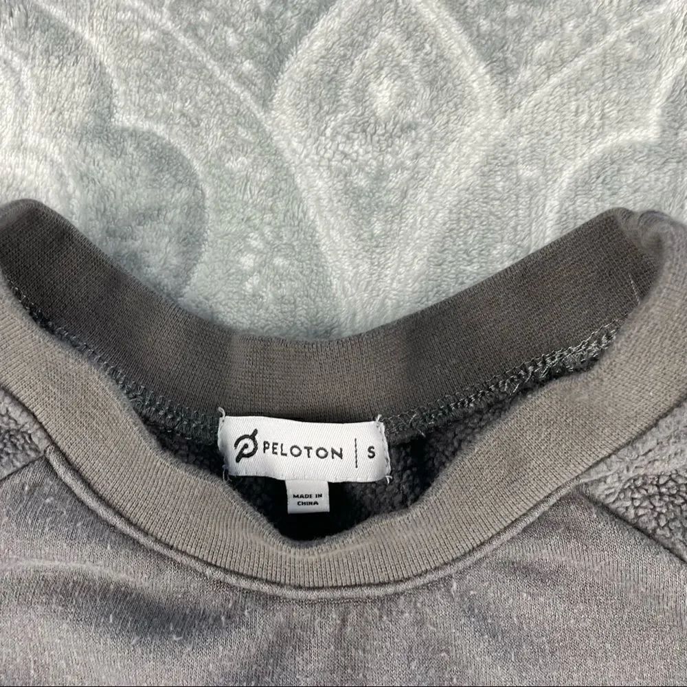 Womens Peloton Crewneck - Picture 4 of 4